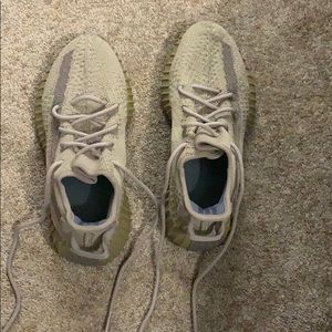 Yeezy Boost (Earth) Size US 6